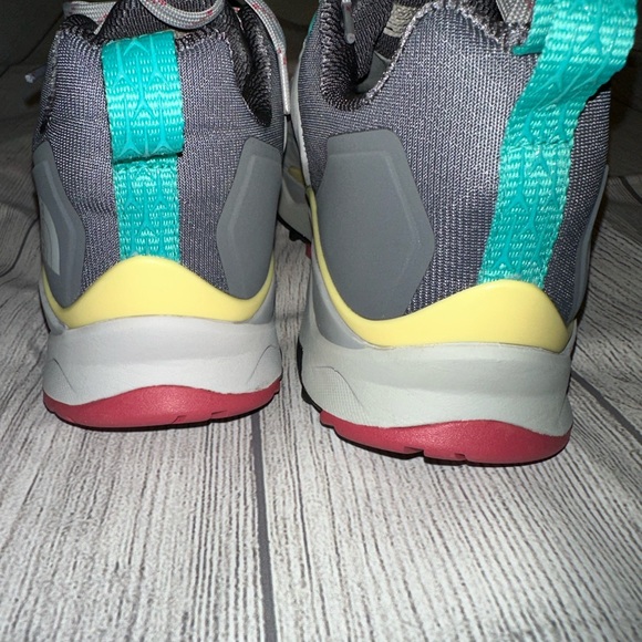 Women’s Running shoe - Picture 4 of 7